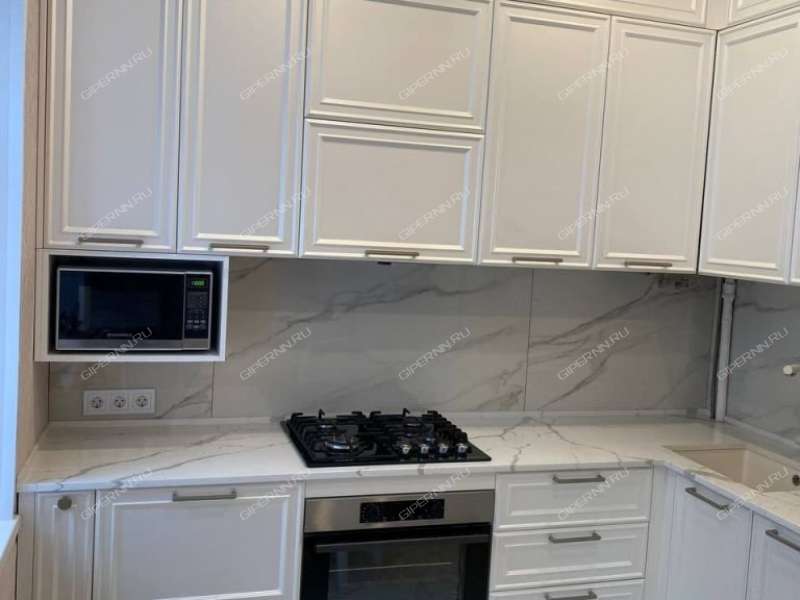 трёхкомнатная квартира на проспекте Гагарина дом 110А