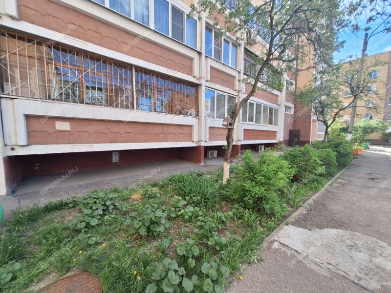 трёхкомнатная квартира на Керченской улице дом 28