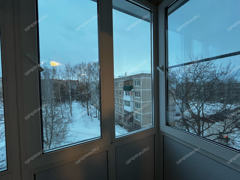 трёхкомнатная квартира в 3-м микрорайоне дом 6 город Кстово