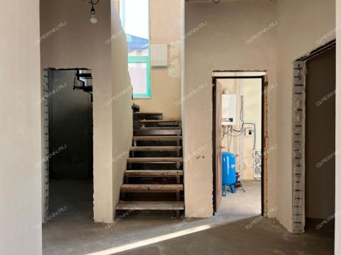 dom-rabochiy-poselok-reshetiha-volodarskiy-rayon фото