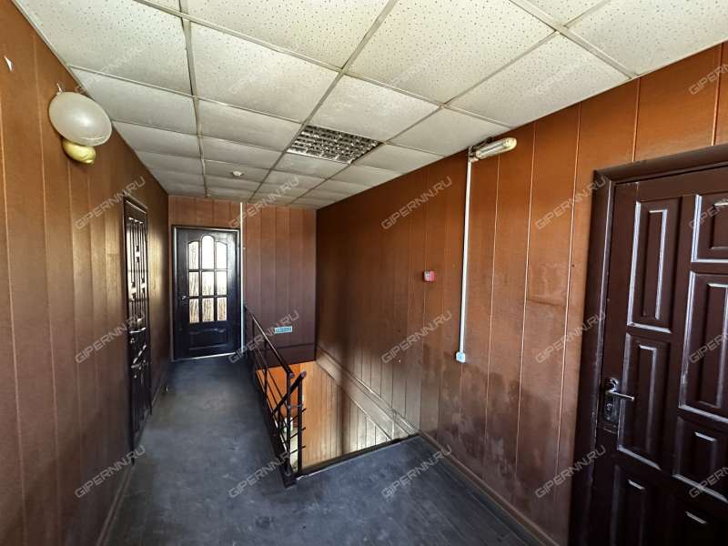 здание под офис, торговую площадь на улице Коновалова