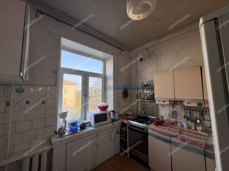 трёхкомнатная квартира на проспекте Кирова дом 10