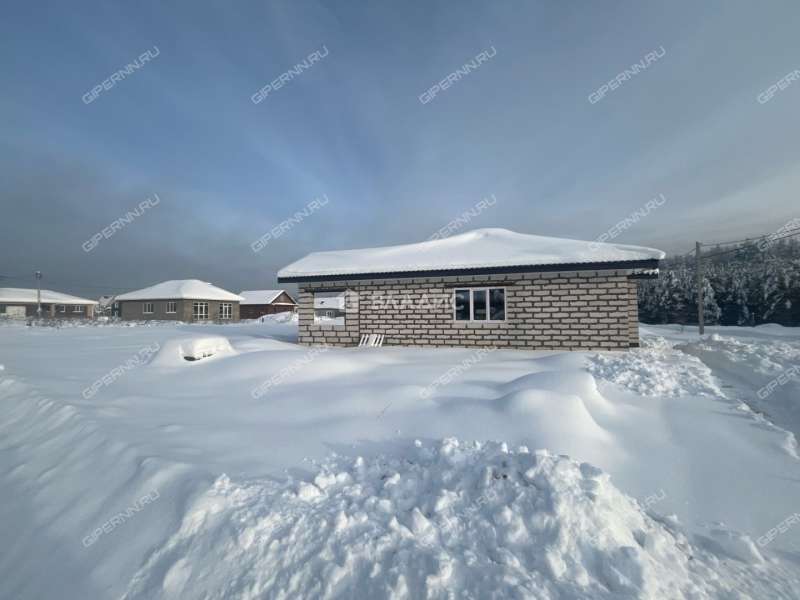 дом на улице Брусничная город Семёнов