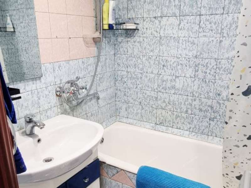 трёхкомнатная квартира в посёлке Санаторий Зелёный город дом 14